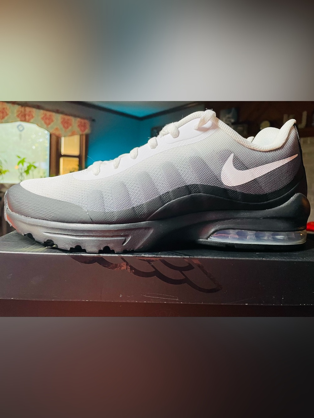 Nike Men's Air Max Invigor Shoes White/Black 14M - Picture 2 of 13